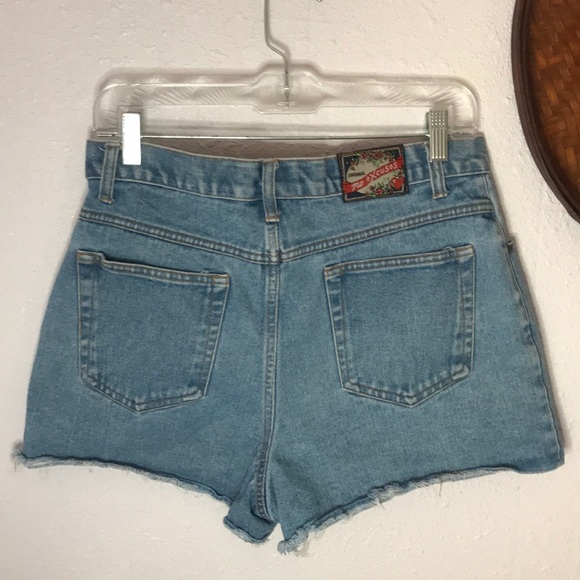 🌼VTG hi rise denim sunflower shorts - Picture 2 of 8